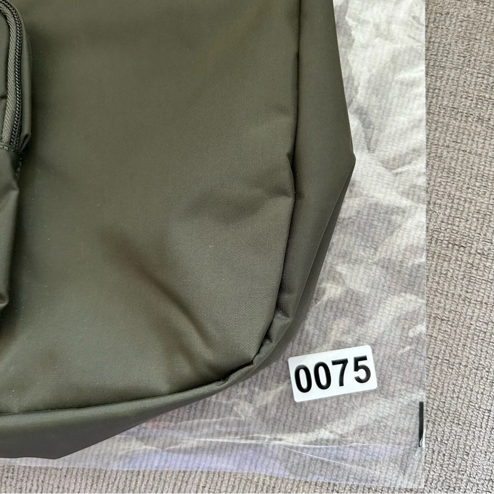 Bric's Olive Shoulder Bag (b0075) - Picture 13 of 15